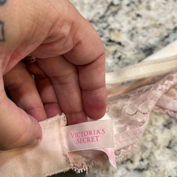 Beautiful bra - Picture 2 of 3